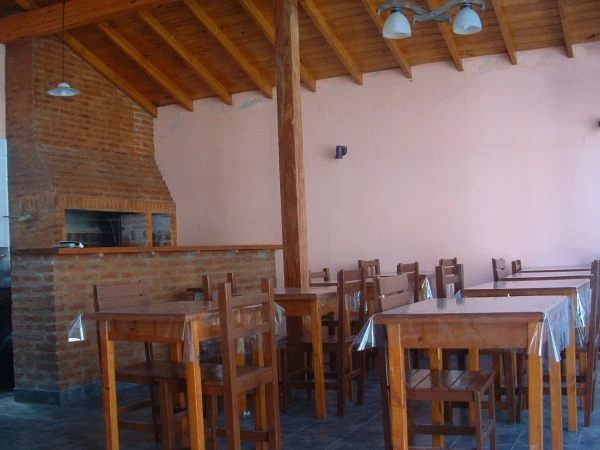 Habitaciones Para Jóvenes - Abierto Todo el Año - Amplio Estacionamiento - A 20 metros de los boliches - Departamento en San Bernardo