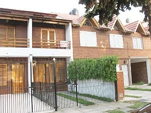 4 Ambientes con Entrada de Coche al Frente - A 4 cuadras del mar - Dúplex/Tríplex en San Bernardo