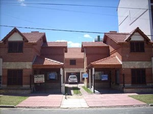 3 Ambientes - Entrada de Coche - a 1½ cuadra del mar - Dúplex/Tríplex en Costa Azul