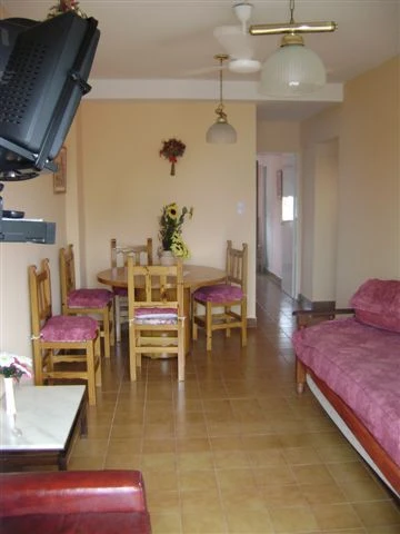 2 Ambientes en 3er Piso - Balcon a la Calle - Cochera Interna dentro del Edificio - A 3 cuadras del mar - a 2 cuadras de la peatonal - Departamento en San Bernardo