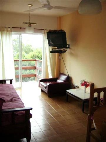 2 Ambientes en 3er Piso - Balcon a la Calle - Cochera Interna dentro del Edificio - A 3 cuadras del mar - a 2 cuadras de la peatonal - Departamento en San Bernardo