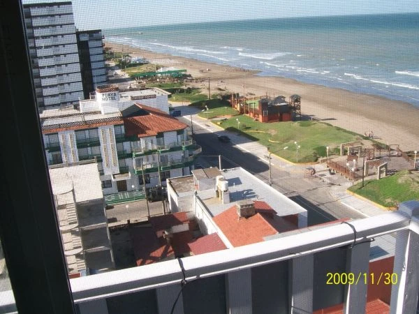 2 Ambientes con Garage - Zona Centrica - Edificio 25 de Mayo - Frente al mar - Departamento en Mar de Ajó