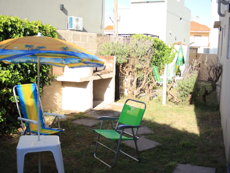 2 Ambientes - Estacionamiento - Barrio San Rafael - A 1 cuadra de la playa - Casa/Chalet en Mar de Ajó