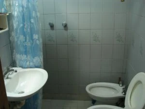 2 Ambientes - Atendido Por Sus Dueños - Estacionamiento - A 2 cuadras de la playa - Departamento en Mar de Ajó