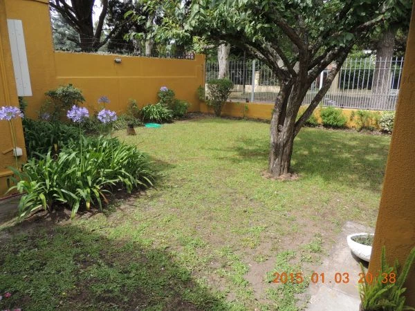 4 Ambientes con Quincho - Cochera - Zona Residencial - A 1 cuadra de la plaza - a 8 cuadras del mar - Casa/Chalet en San Bernardo