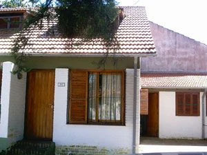 3 Ambientes con Cochera Abierta - Excelente Ubicación - A 5 cuadras del mar - a 3 cuadras de Av. San Bernardo - Dúplex/Tríplex en San Bernardo
