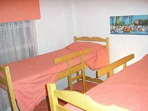 Complejo: Tipo Casa Bajo un Techo de Chalet - a 3 cuadras de la playa - Departamento en Mar del Tuyú
