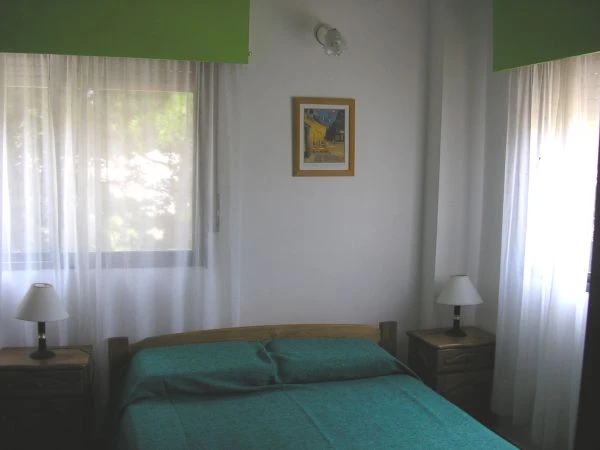 Complejo: Tipo Casa Bajo un Techo de Chalet - a 3 cuadras de la playa - Departamento en Mar del Tuyú