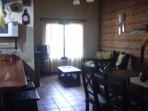 3 Ambientes en 2 Plantas - Entrada para Auto - Totalmente Equipada - Detalles de Buen Gusto - Un lugar tranquilo y apacible dentro del bosque - a 10 cuadras del mar - Cabaña en Costa del Este