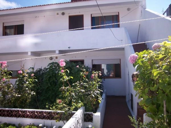 2 Ambientes - Excelente Estado - Muy Seguro - A 4 cuadras de la playa - a 2 cuadras del centro - Departamento en Mar de Ajó