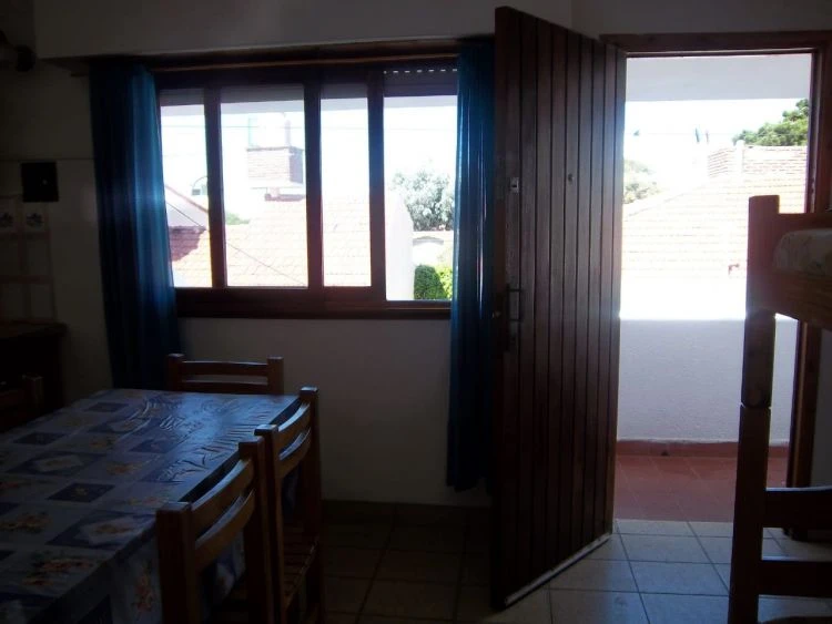 2 Ambientes - Excelente Estado - Muy Seguro - A 4 cuadras de la playa - a 2 cuadras del centro - Departamento en Mar de Ajó