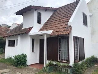 4 Ambientes con Entrada de Auto y Cochera - Muy Amplio - a 5 cuadras del mar - zona residencial centrica - Dúplex/Tríplex en San Bernardo