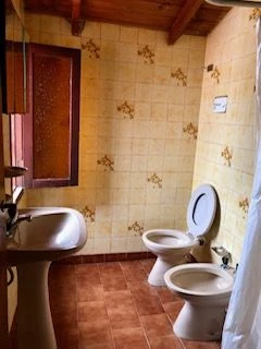 4 Ambientes con Entrada de Auto y Cochera - Muy Amplio - a 5 cuadras del mar - zona residencial centrica - Dúplex/Tríplex en San Bernardo