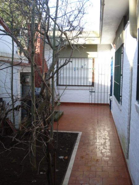 5 Ambientes en Excelente Estado - Cochera Cerrada y Descubierta - A 4 cuadras del mar - Casa/Chalet en Costa Azul