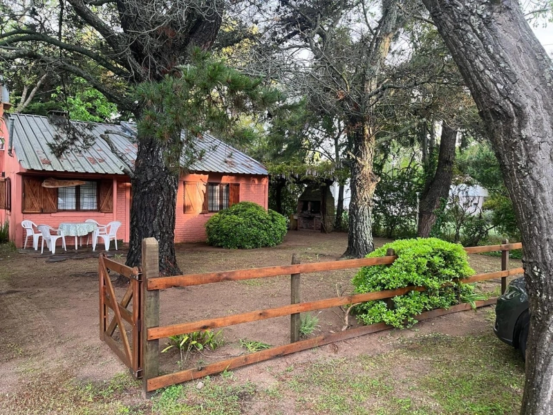 3 Ambientes con Cochera Descubierta - A 7 cuadras del mar - Casa/Chalet en Aguas Verdes