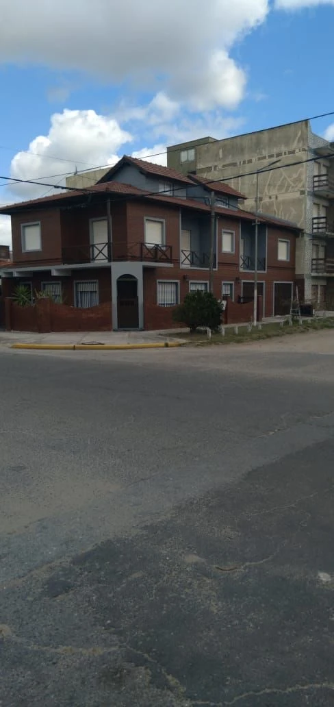 4 Ambientes - Cochera Cubierta y Cerrada - Barrio San Rafael - A 1 cuadra del mar - a 7 cuadras de Av. Libertador - Departamento en Mar de Ajó