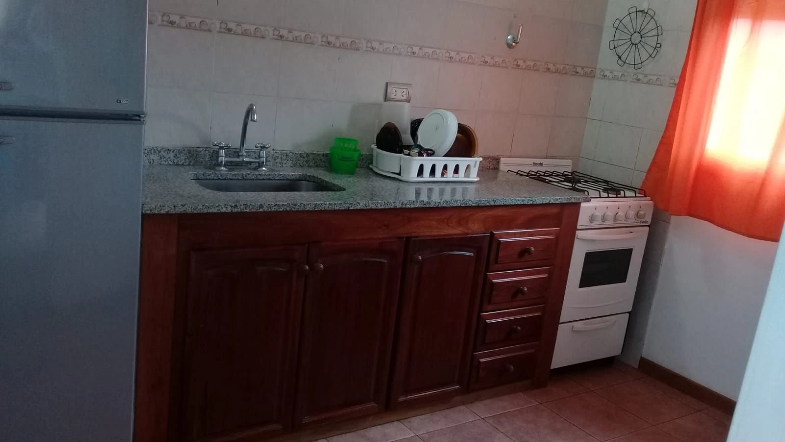 4 Ambientes - Cochera Cubierta y Cerrada - Barrio San Rafael - A 1 cuadra del mar - a 7 cuadras de Av. Libertador - Departamento en Mar de Ajó