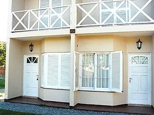 Complejo Mares - Servicio de Hotelería - Ideal para Descansar !!! - Estacionamiento con Media Sombra - A 250 metros del mar - Cabaña en San Bernardo