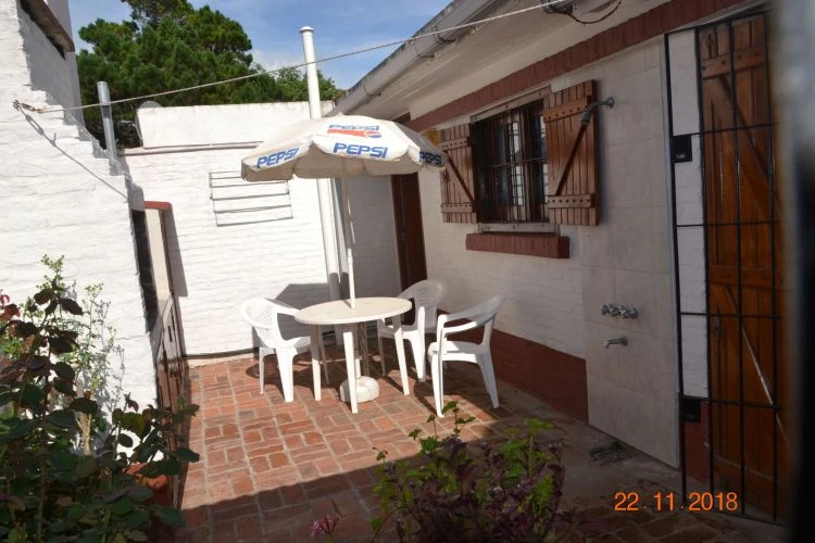3 Ambientes Muy Luminosos - Excelente Ubicación - Garage - A 2 cuadras del mar - a 1 cuadra de la calle principal - Casa/Chalet en La Lucila del Mar