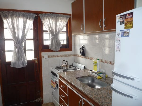 4 Ambientes Comodisimos - Totalmente Equipado con Mobiliario - Espacio Guarda Vehiculo - A 1½ cuadras del mar - a 15 cuadras del centro de San Bernardo - Dúplex/Tríplex en Costa Azul