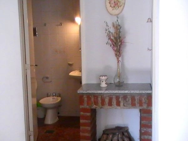 3 Ambientes Muy Comodos - Entrada de auto - Calle Asfaltada - A 2 cuadras del mar - a 4 cuadras del muelle de pesca - a 4 cuadras del centro comercial - Casa/Chalet en La Lucila del Mar