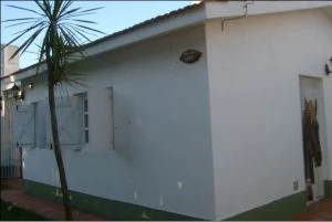 3 Ambientes Muy Comodos - Entrada de auto - Calle Asfaltada - A 2 cuadras del mar - a 4 cuadras del muelle de pesca - a 4 cuadras del centro comercial - Casa/Chalet en La Lucila del Mar