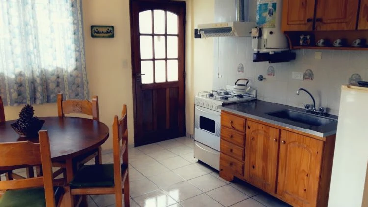 2 Ambientes con Parrilla - Atendido por sus Dueños - A 1 cuadra del centro - a 2 cuadras del mar - lugar muy tranquilo y seguro - Departamento en San Bernardo