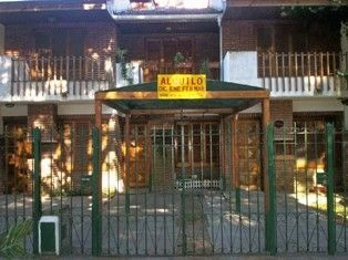 4 Ambientes - Hermosa zona Residencial - Frente a la Plaza Don Bosco - Entrada para Coche - A 4 cuadras del mar - a 3 cuadras de la peatonal - a 6 de la Av. San Bernardo - Dúplex/Tríplex en San Bernardo