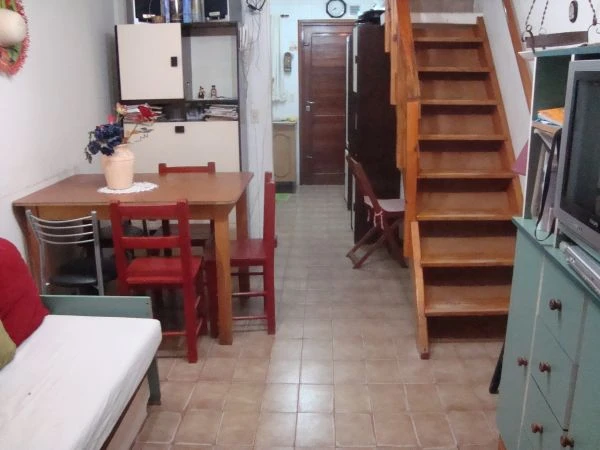 3 Ambientes - Cochera con Rejas en su Frente - A 5 cuadras del mar - a 1 cuadra de la plaza principal - Dúplex/Tríplex en San Bernardo