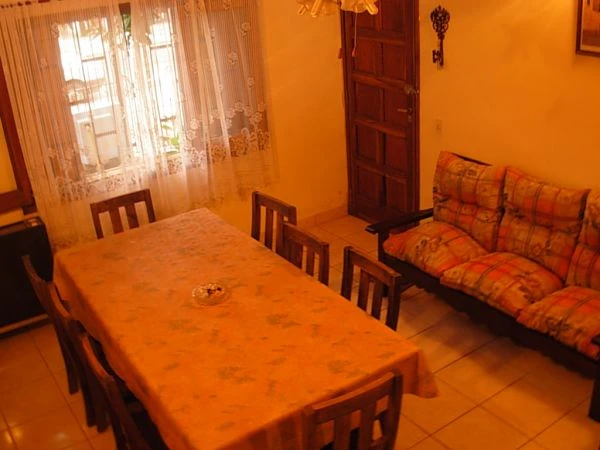 5 Ambientes con Entrada de Auto - Atendido por sus Dueños - A 4 cuadras de la playa - Casa/Chalet en San Bernardo
