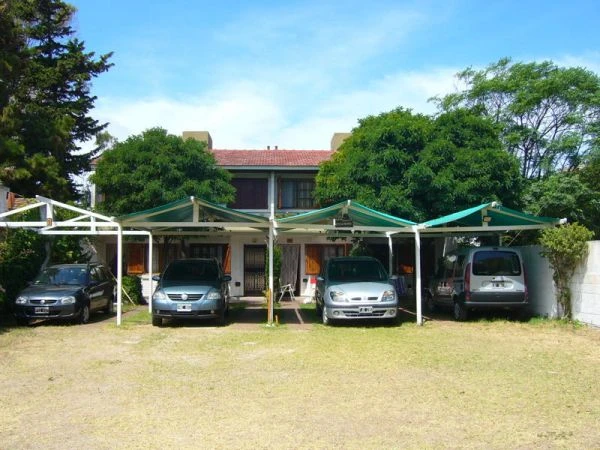 Complejo: 3 Ambientes - La Mejor Ubicación - Estacionamiento - Zona centrica - a 2 cuadras del mar - muy seguro - Dúplex/Tríplex en La Lucila del Mar