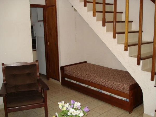 4 Ambientes - Entrada de Auto - Excelente Ubicación - A 1 cuadra de la playa - a 2 cuadras del pinar - Dúplex/Tríplex en La Lucila del Mar