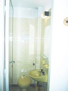 Complejo: 4 Ambientes - Hermosa cuadra Arbolada y Asfaltada - A 6 cuadras del mar - Dúplex/Tríplex en La Lucila del Mar