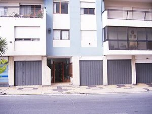 A 50 Metros. Playa La Perla, Balneario Alfonsina. - 3 ambientes luminosos Contrafrente 4 Personas - Departamento en Mar del Plata