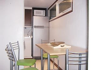 A 50 Metros. Playa La Perla, Balneario Alfonsina. - 3 ambientes luminosos Contrafrente 4 Personas - Departamento en Mar del Plata