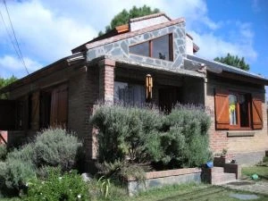 3 Ambientes - Excelente Ubicación - Espacio Verde -  - Casa/Chalet en Aguas Verdes