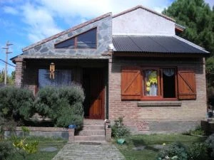 3 Ambientes - Excelente Ubicación - Espacio Verde -  - Casa/Chalet en Aguas Verdes