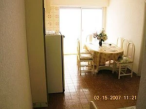 2 Ambientes - Edificio Karol III - Excelente Ubicación - Vista al Mar - A 2 cuadras de la playa del Emir (La Brava) - a 1 cuadra la plaza de los artesanos - Departamento en Punta del Este