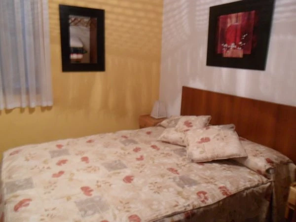 3 Ambientes Amplios - A ½ cuadras de la plaza - a ½ cuadras del centro asistencial - a menos de 3 cuadras del mar - Casa/Chalet en Mar de Cobo