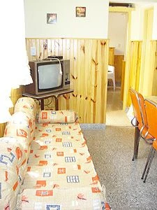 3 Ambientes en Planta Baja - Cochera Compartida - A 8 cuadras del mar - a 3 cuadras de Mar de Ajo - Departamento en San Bernardo