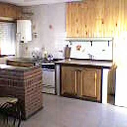 3 Ambientes en 1er Piso - Pleno Centro - Calle Asfaltada - A 3 cuadras del mar - a 6 cuadras de la peatonal - Departamento en Mar de Ajó
