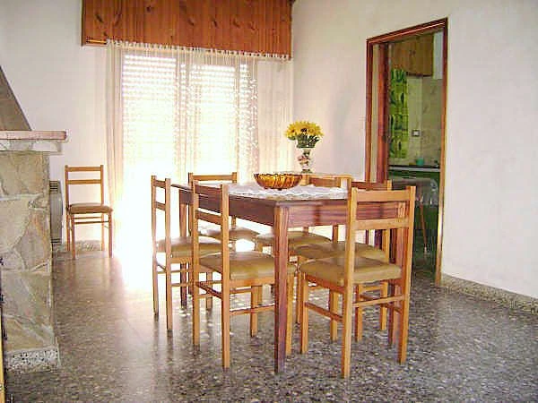 4 Ambientes en 1er Piso a la Calle - Luminoso - Pleno centro - a 5 cuadras del mar - Departamento en Mar de Ajó
