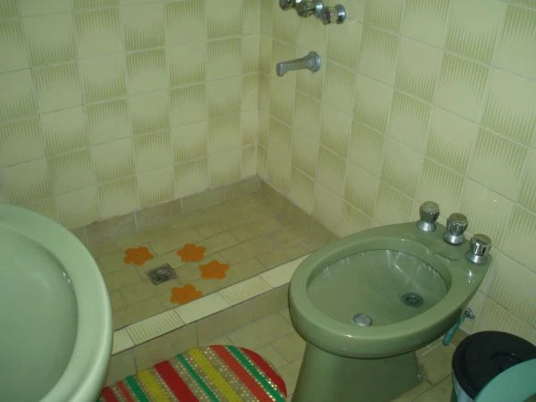 4 Ambientes en 1er Piso a la Calle - Luminoso - Pleno centro - a 5 cuadras del mar - Departamento en Mar de Ajó