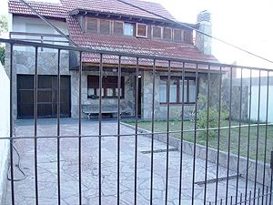 3 Ambientes con Entrada de Coche - Barrio el Silvio - Jardin con Arboles y Plantas - A 4 cuadras del mar - Casa/Chalet en Mar de Ajó