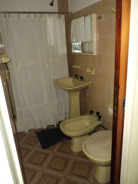 3 Ambientes con Entrada de Auto - Excelente Ubicacion - A 3 cuadras del mar - a 4 cuadras del centro - a 1 cuadra de la zona del golf - Departamento en Santa Teresita