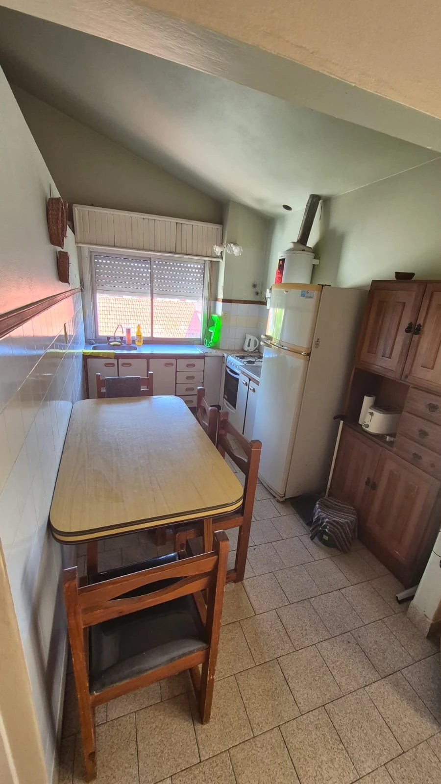 2 Amplios Ambientes - 1er Piso por Escalera Propia - A 1 cuadra del Mar - A 1 Cuadra del Centro Comercial - Excelente Ubicación - Departamento en La Lucila del Mar