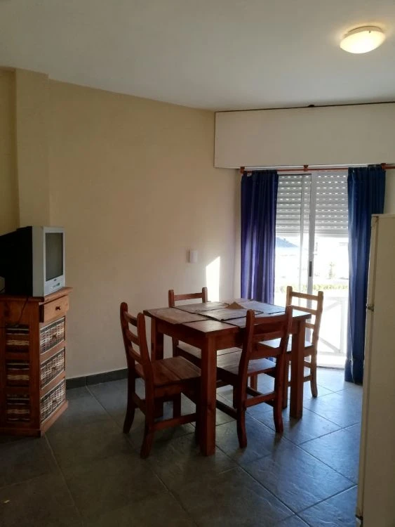 Complejo: 2½ Ambientes con Cochera Cerrada - Frente a la plaza - Departamento en La Lucila del Mar