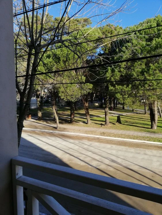 Complejo: 2½ Ambientes con Cochera Cerrada - Frente a la plaza - Departamento en La Lucila del Mar
