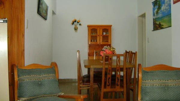 Casa 3 ambientes - Unidad Funcional 1 al frente hasta 5 Personas - A 2 cuadras de la peatonal - a 3 cuadras del mar - Casa/Chalet en Santa Teresita