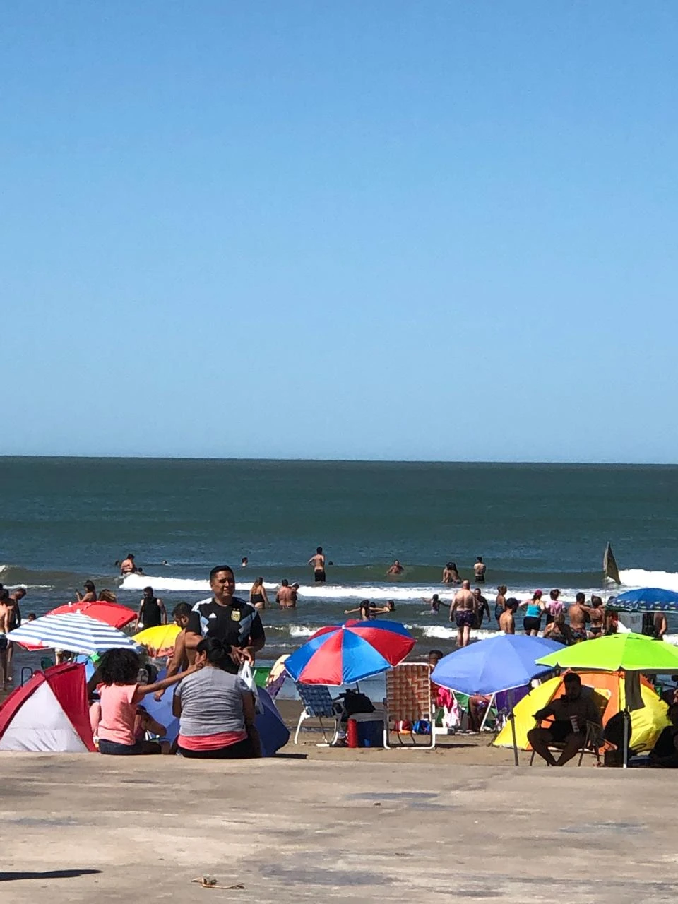 6 Ambientes - Frente al Mar - Detalles de Categoría - Cochera Cubierta - Frente al mar - a 4 cuadras del barrio San Rafael - a 1 cuadra del muelle - Casa/Chalet en Mar de Ajó